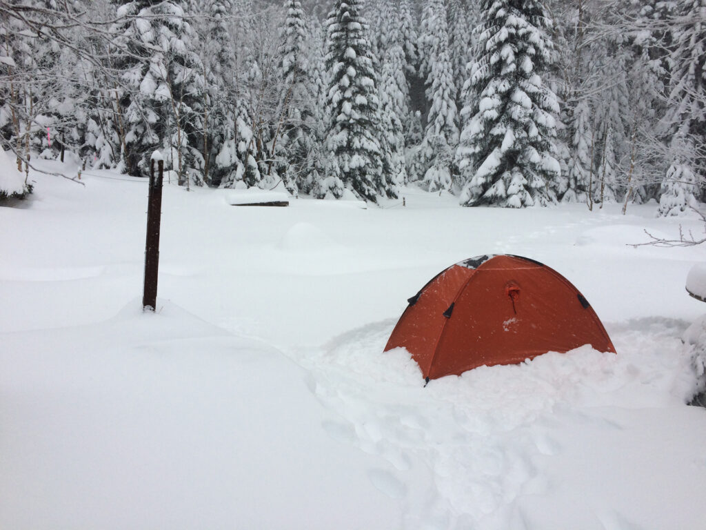 冬の稲子湯旅館 しらびそ小屋 オーレン小屋 八ヶ岳雪山登山 単独テント泊 山log